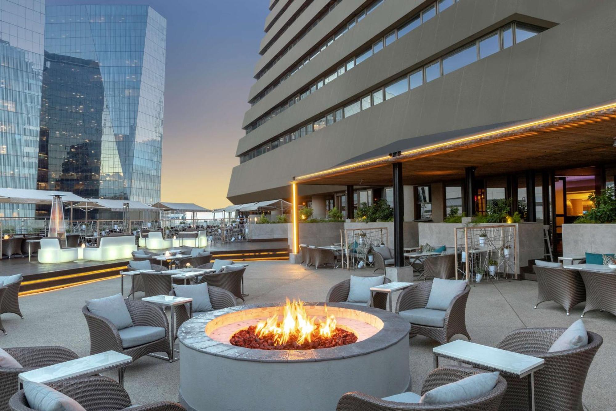 Sandton Sun And Towers Johannesburg Exterior photo The Westin Palace Madrid