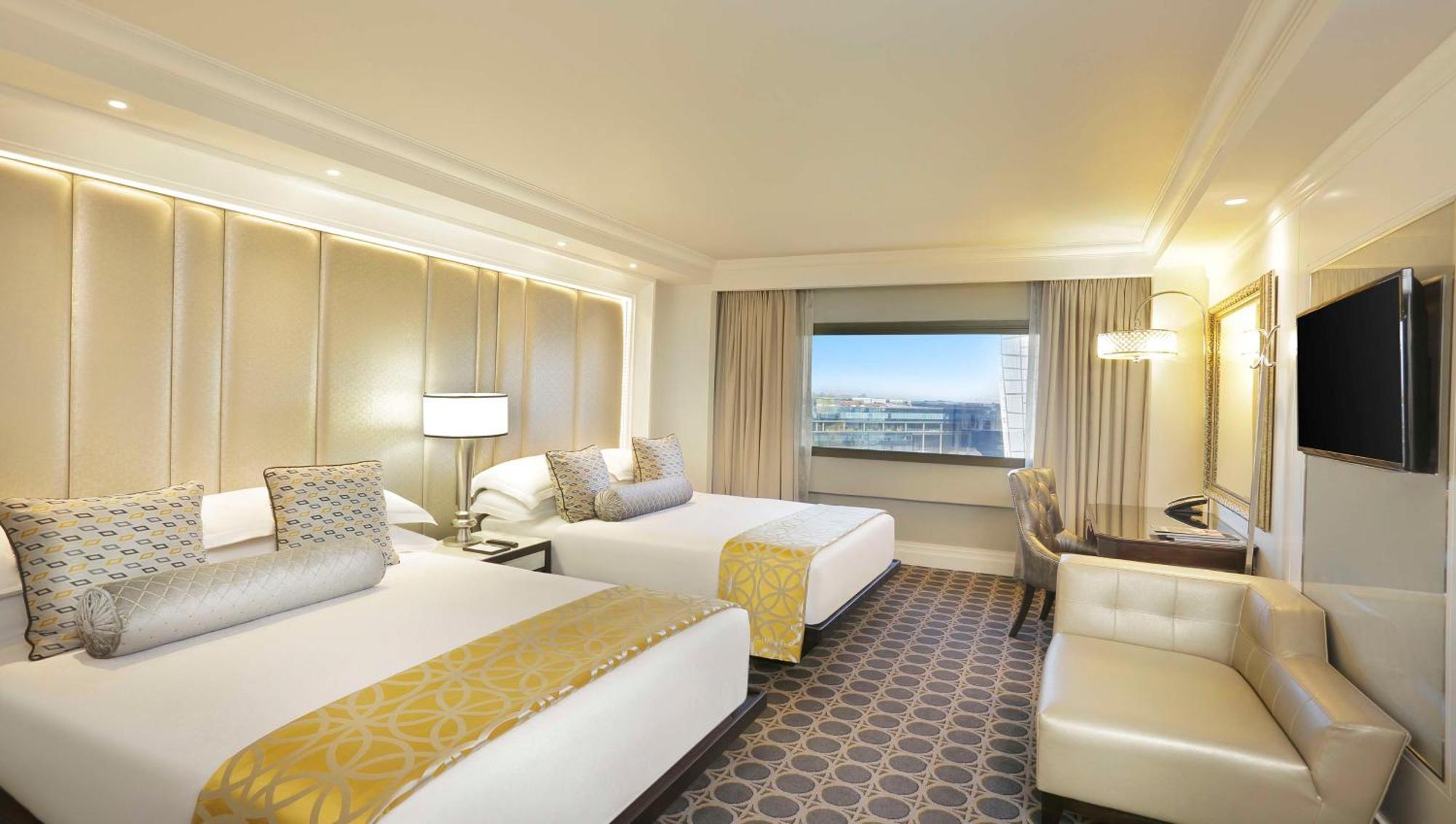 Sandton Sun And Towers Johannesburg Exterior photo Deluxe Room