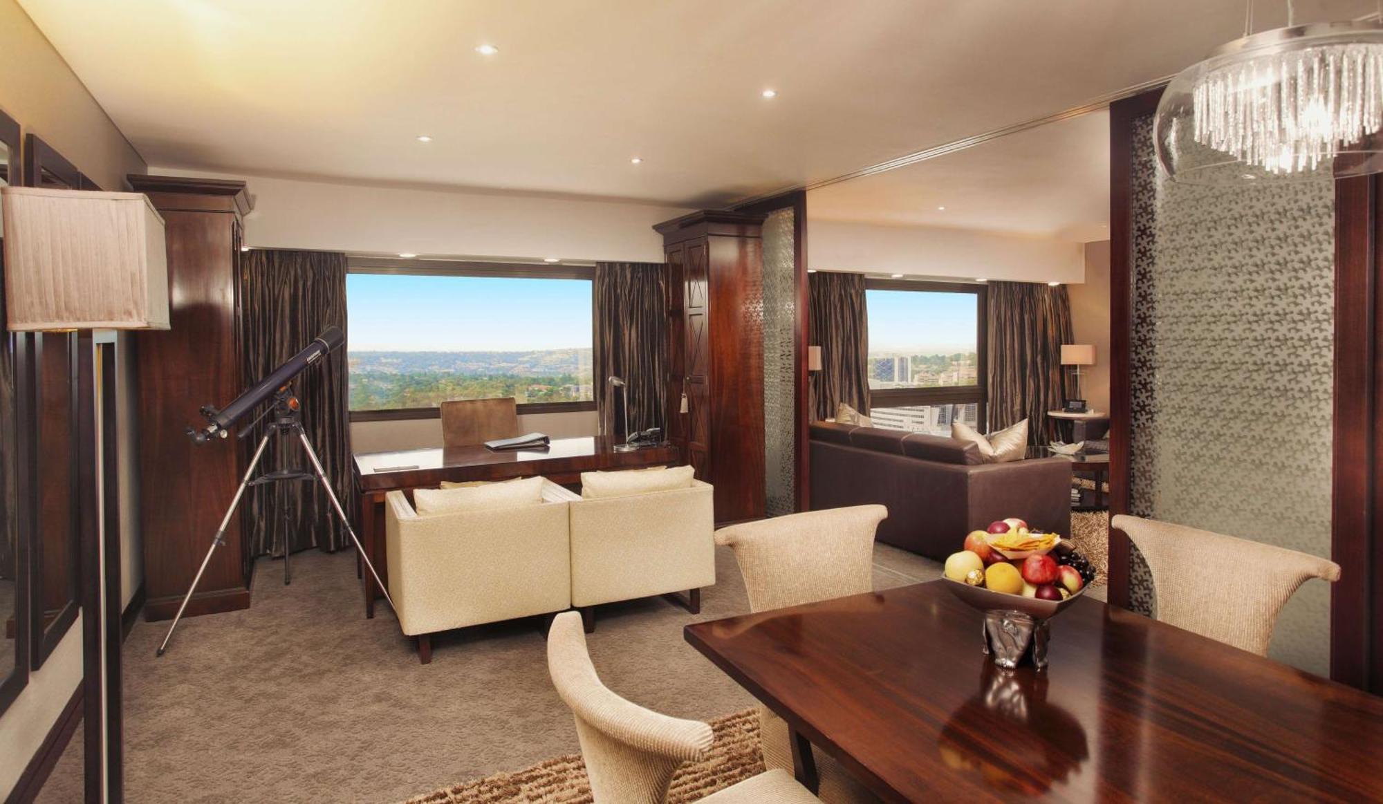 Sandton Sun And Towers Johannesburg Exterior photo Presidential Suite