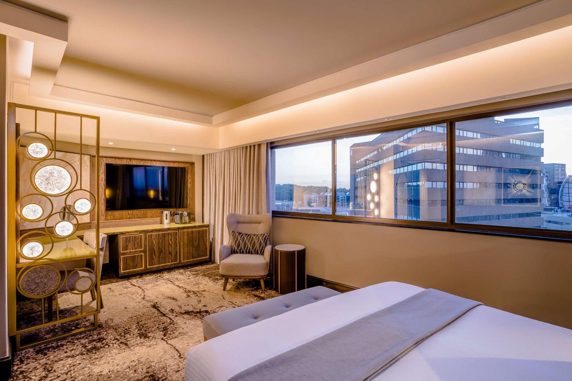 Sandton Sun And Towers Johannesburg Exterior photo A bedroom at the hotel